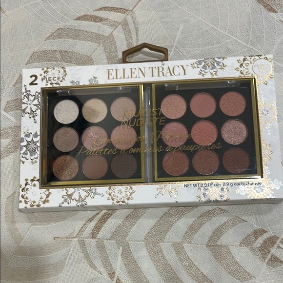Ellen Tracy Red Eyeshadow Palette Vibrant Makeup Collection - Picture 1 of 2